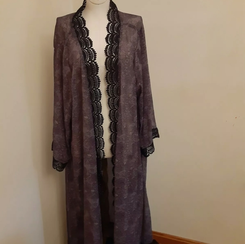 Torrid lace sheer robe 3/4 with lace trim 🌹 pttrn reasonable offers considered